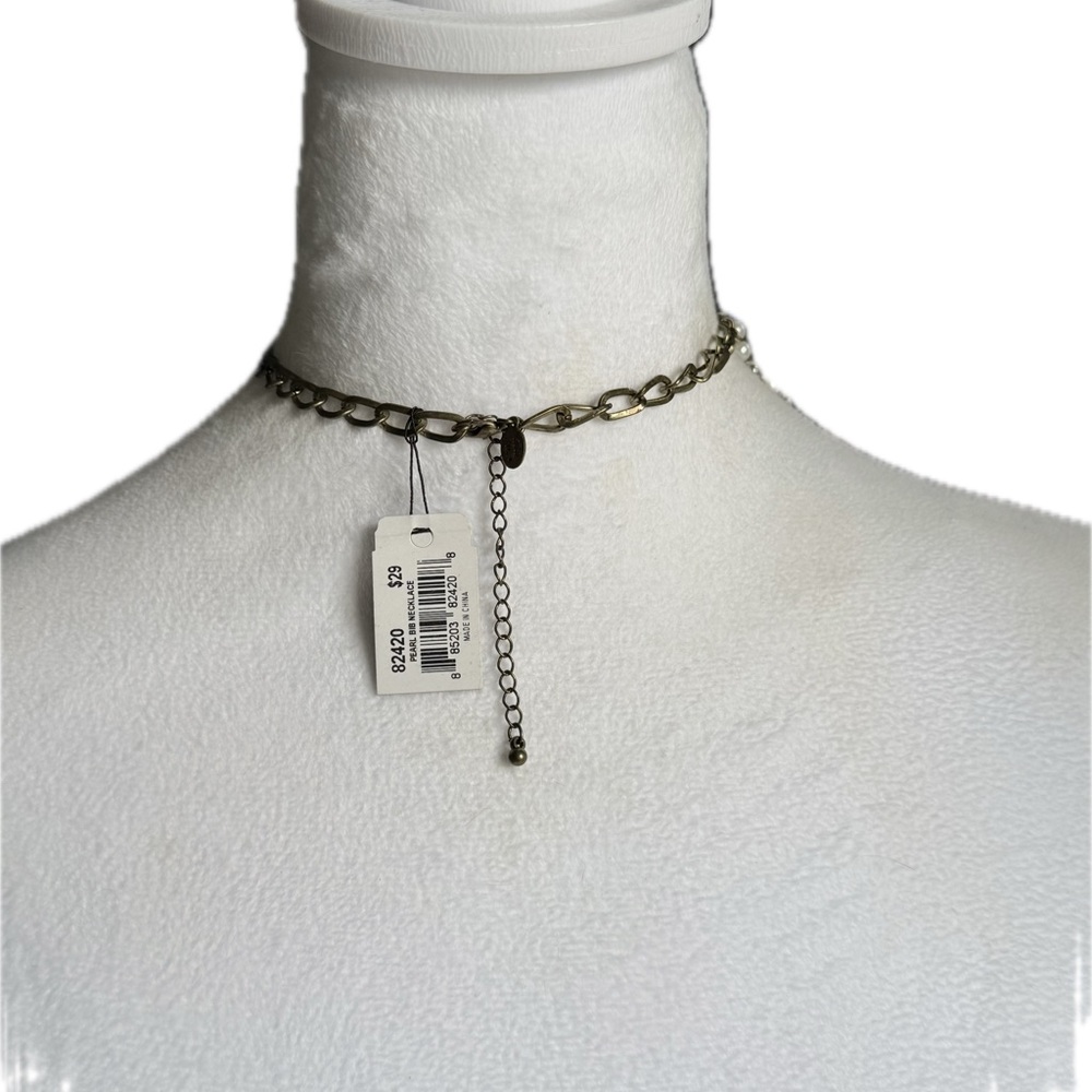 🦪 Elegant Faux Pearl Bib Necklace with Brass Tones by Cookie Lee - Picture 3 of 9